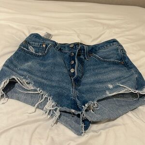 Dark blue Levi’s 501 shorts
